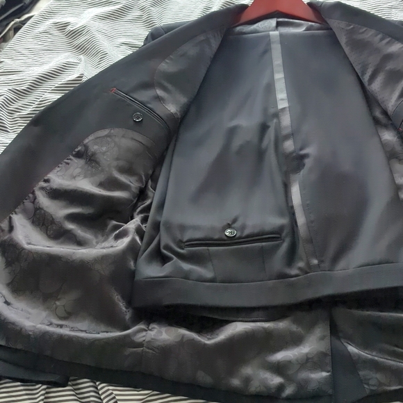 Sondergaard Black Tuxedo Suit - Picture 8 of 14